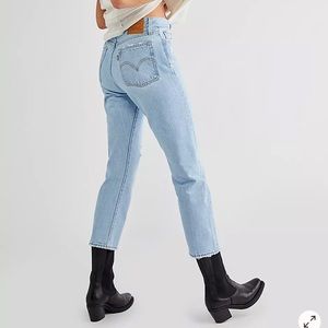 Levi’s Wedgie Straight Size 27 Lightwash